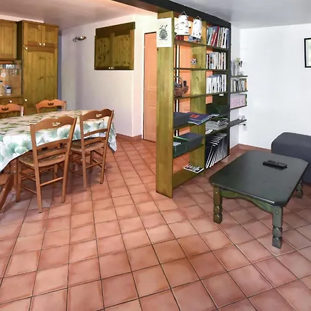 Maison En Pierres بيت للعطل