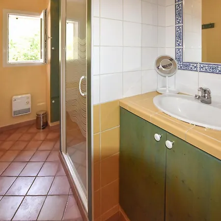 Maison En Pierres بيت للعطل